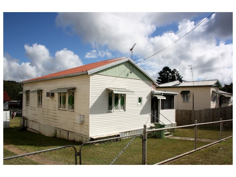 76 James St, Mount Morgan QLD 4714