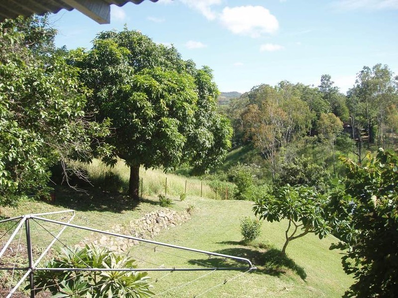 17 Hall St South, Mount Morgan QLD 4714