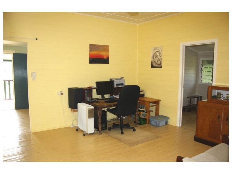 17 Hall St South, Mount Morgan QLD 4714