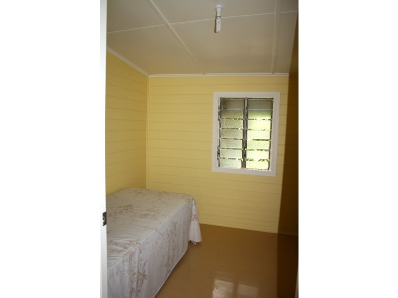17 Hall St South, Mount Morgan QLD 4714