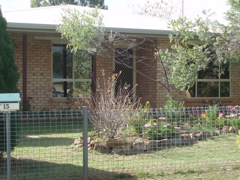 13 Buxton Drive, Gracemere QLD 4702