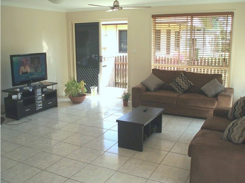 24 Limpus Avenue, Keppel Sands QLD 4702