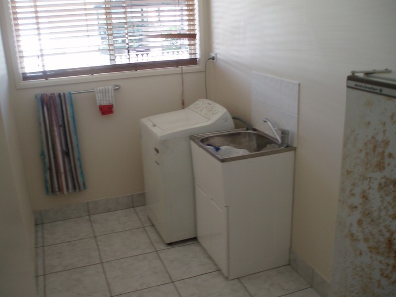 24 Limpus Avenue, Keppel Sands QLD 4702