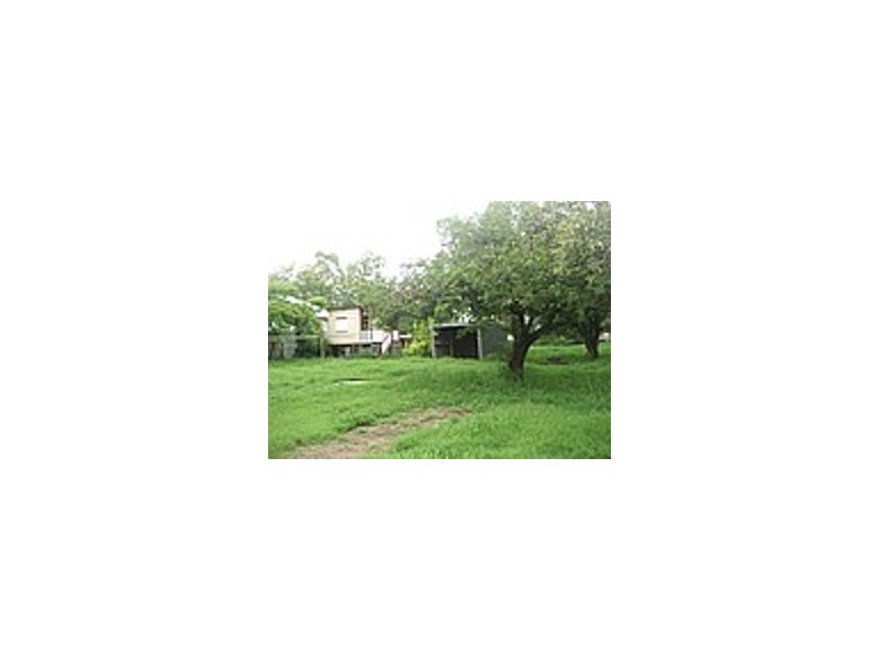 5 Leichhardt Highway, Wowan QLD 4702