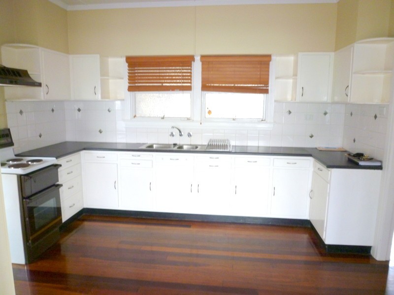 11 Jones Street, Wandal QLD 4700