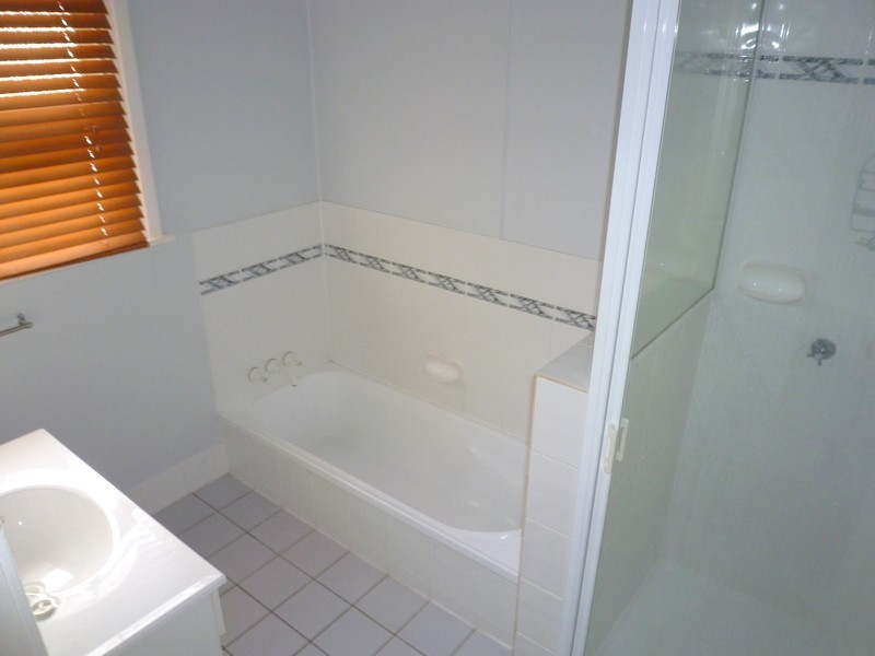 11 Jones Street, Wandal QLD 4700