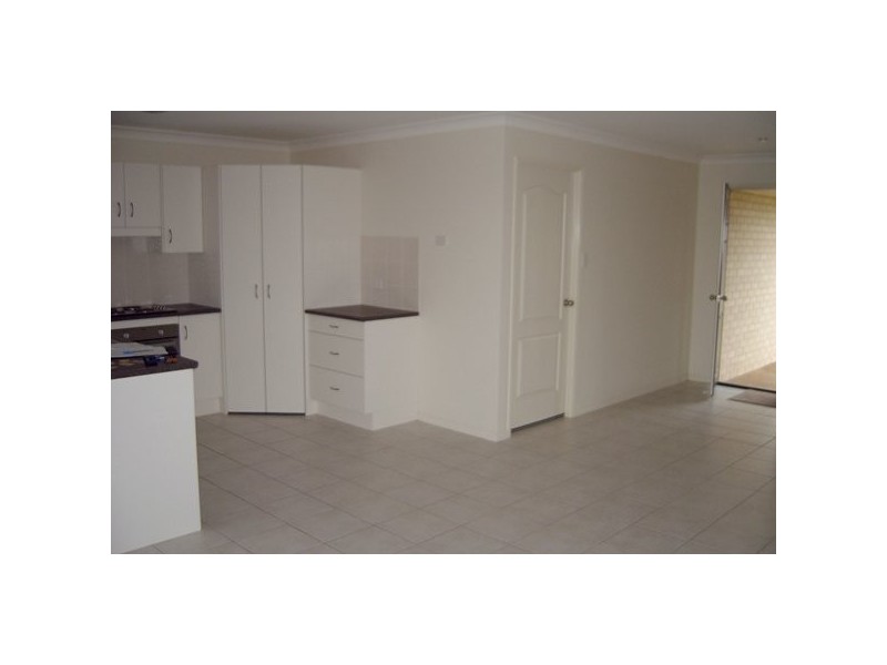 8 Broadhurst Drive, Gracemere QLD 4702