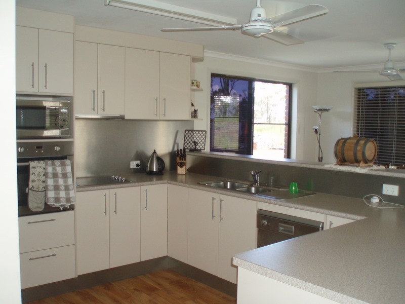 101 Bond Road, Alton Downs QLD 4702