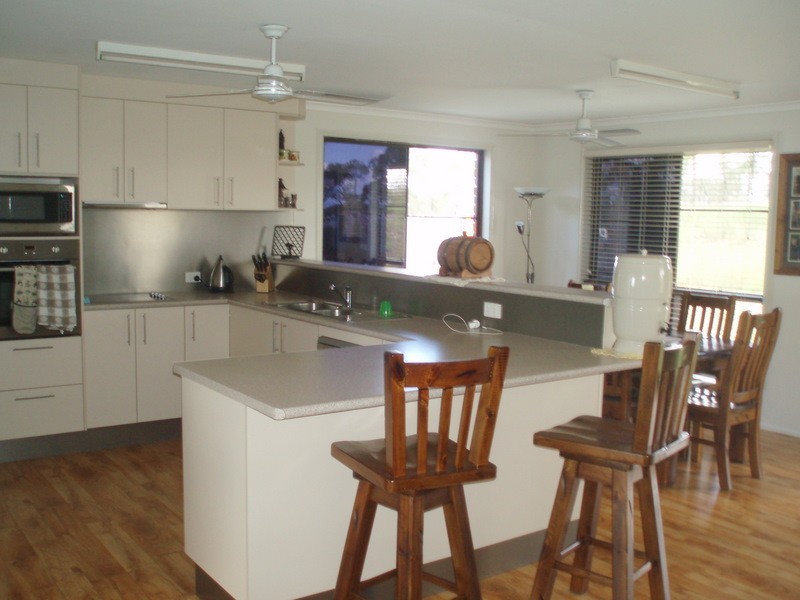 101 Bond Road, Alton Downs QLD 4702