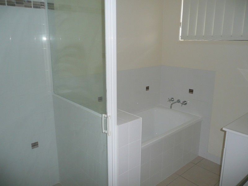 38 Joseph Street, Gracemere QLD 4702