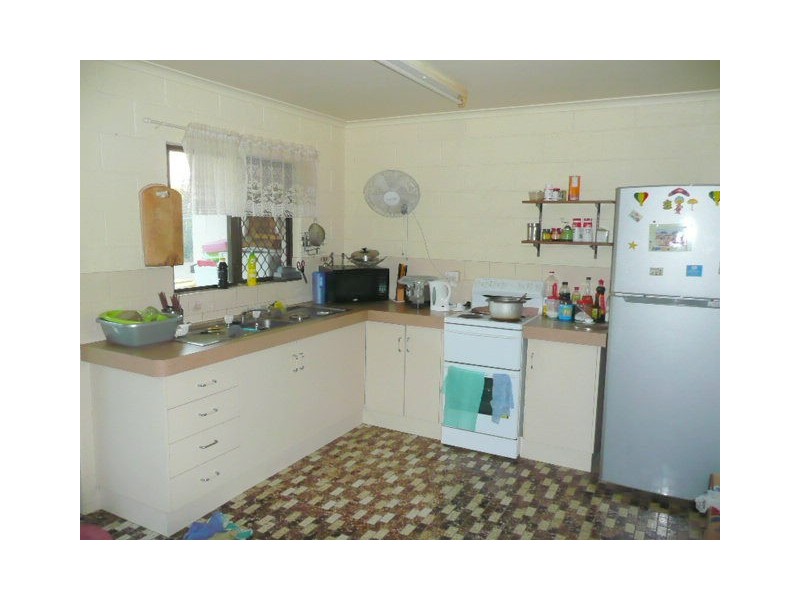 Unit 3/322 Warnock Street, Koongal QLD 4701
