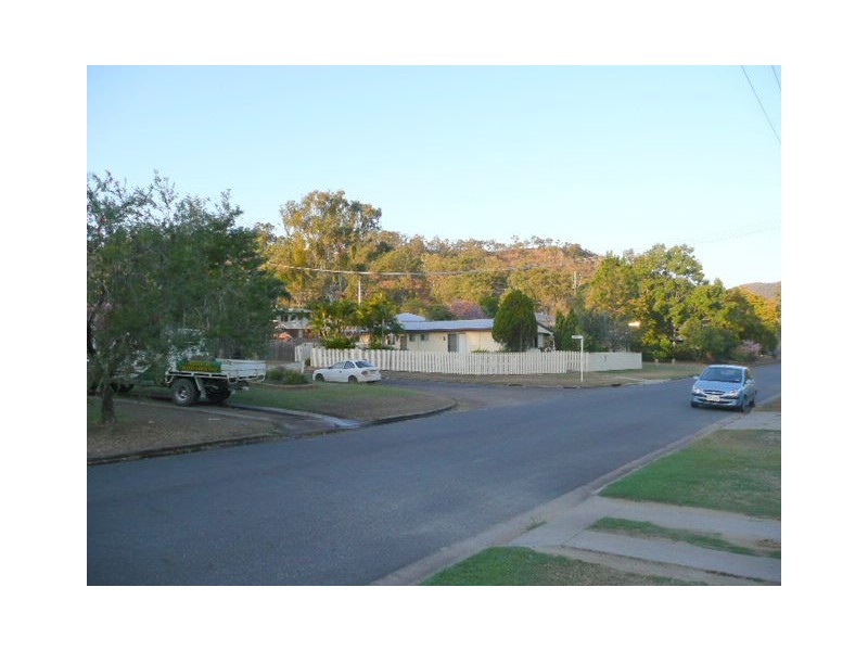 Unit 3/322 Warnock Street, Koongal QLD 4701