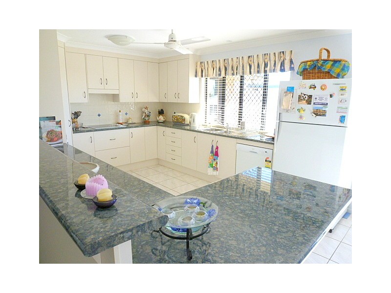 12 Poinciana Place, Gracemere QLD 4702