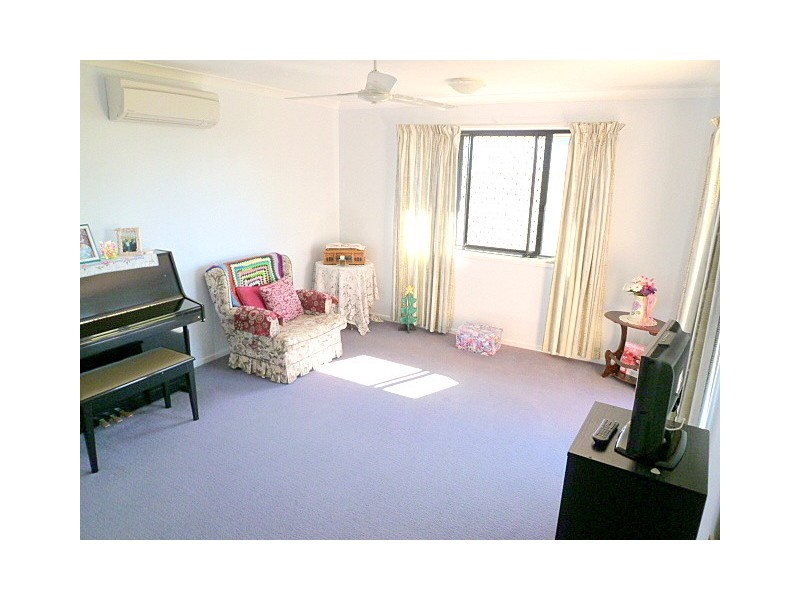 12 Poinciana Place, Gracemere QLD 4702