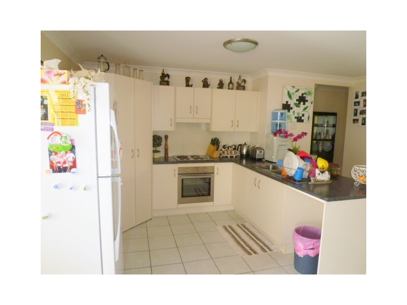 33 Seonaid Place, Gracemere QLD 4702