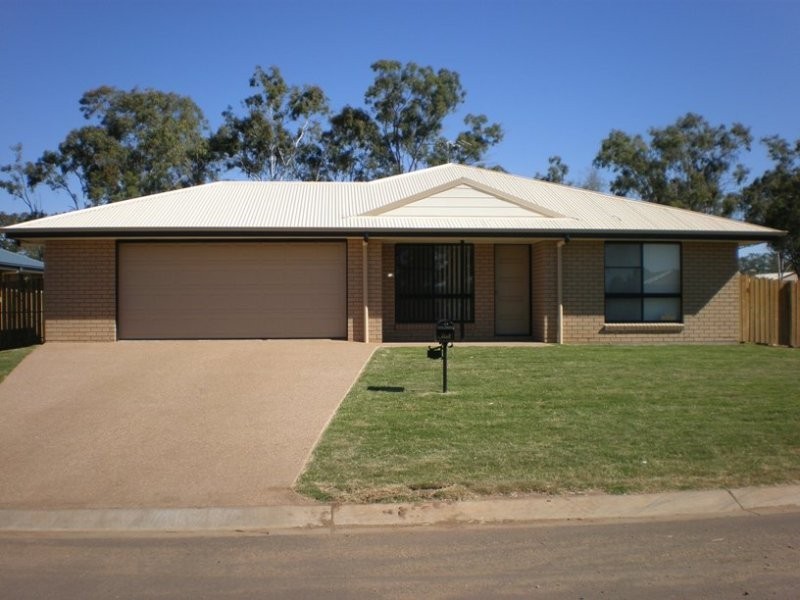 24 Riley Drive, Gracemere QLD 4702