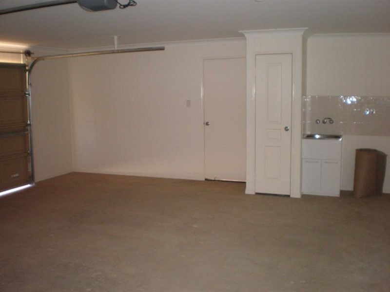 24 Riley Drive, Gracemere QLD 4702