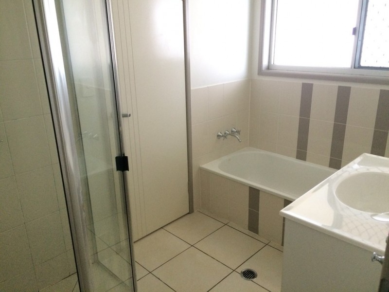 16 Tippett Crescent, Gracemere QLD 4702