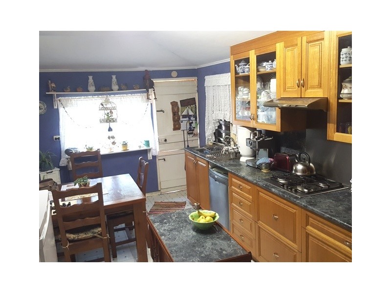 81 East Street Extended, Mount Morgan QLD 4714