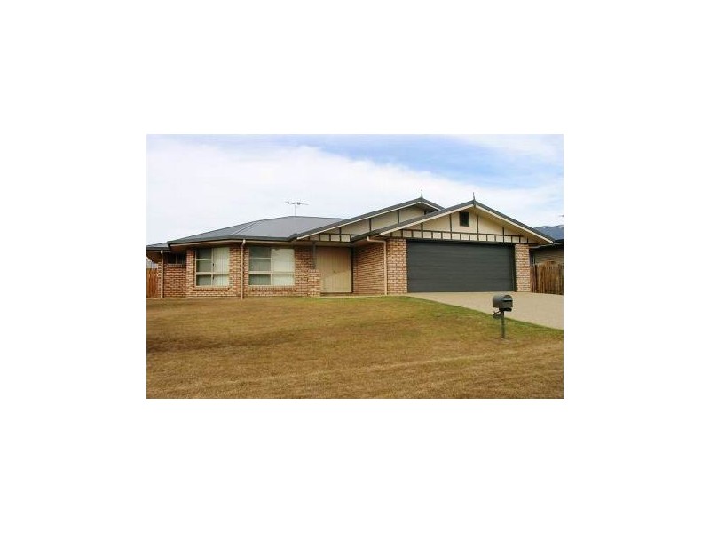 23 Seonaid Place, Gracemere QLD 4702