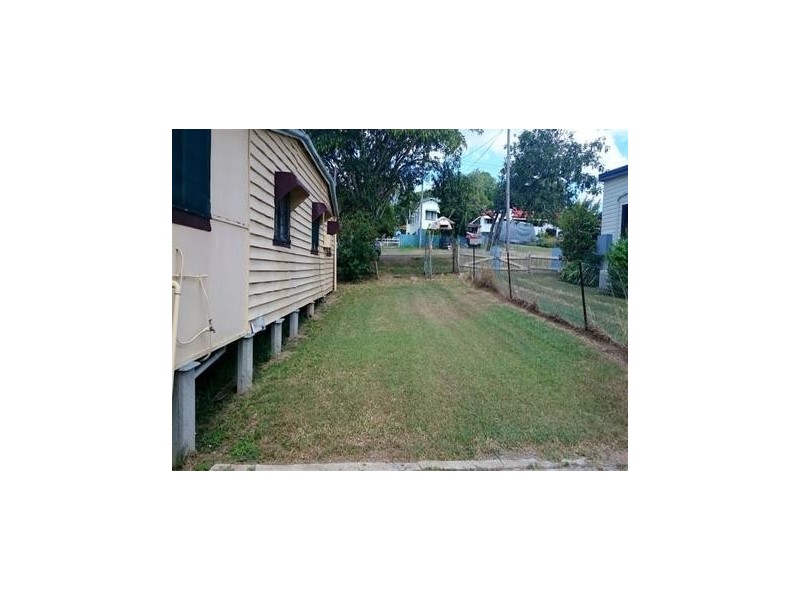83 Dee Street, Mount Morgan QLD 4714