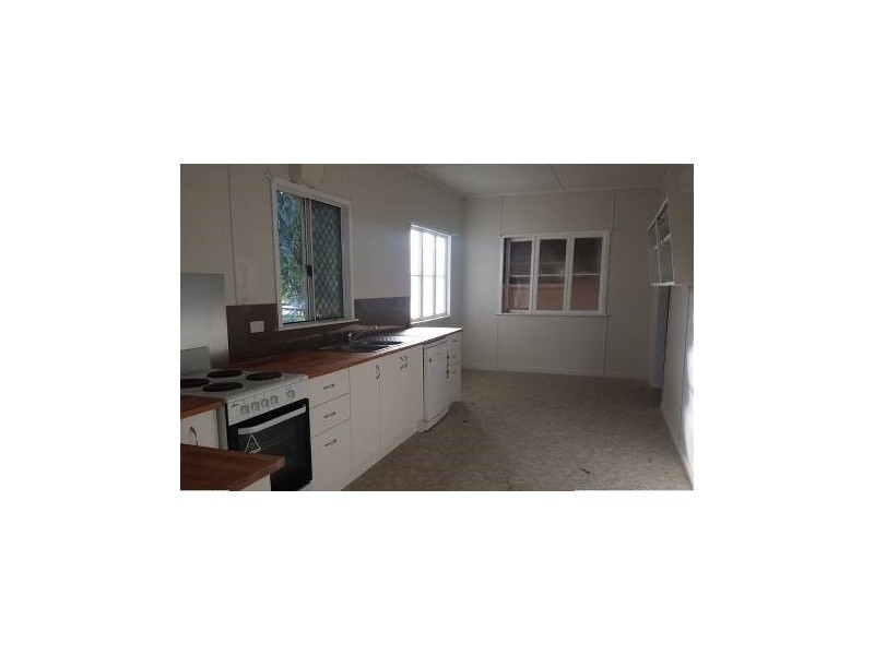 8 Sheil Crescent, Mount Morgan QLD 4714