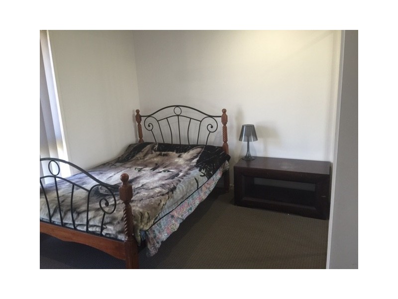 8 Florida Crescent, Parkhurst QLD 4702