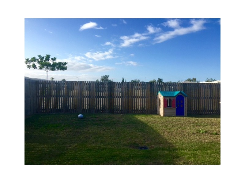 8 Florida Crescent, Parkhurst QLD 4702