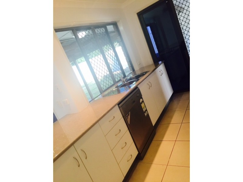 4 Victoria Street, West Rockhampton QLD 4700