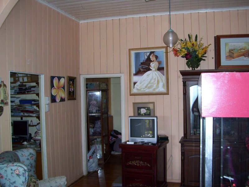 1 Scott Street, Mount Morgan QLD 4714