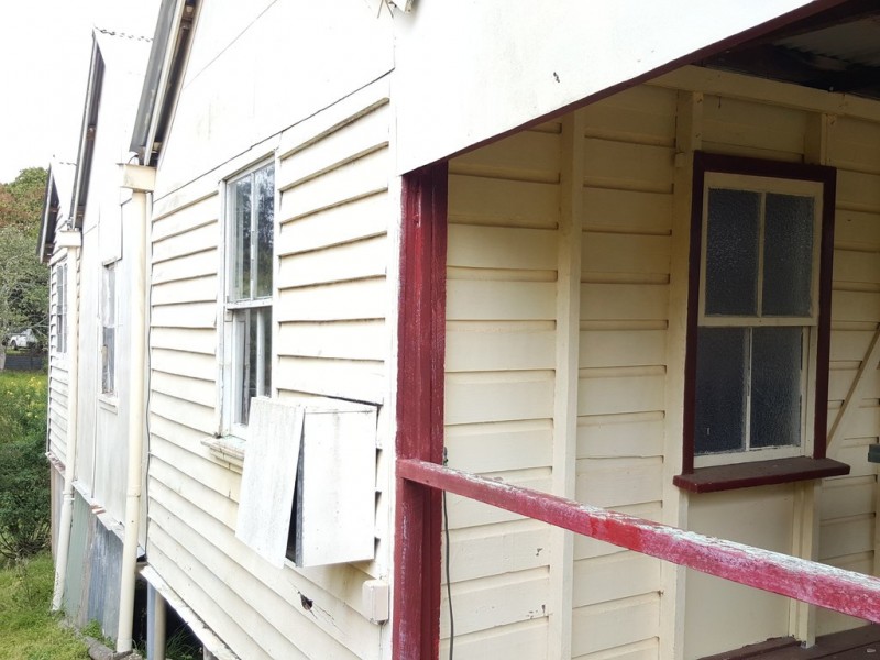 64 Hall Street, Mount Morgan QLD 4714