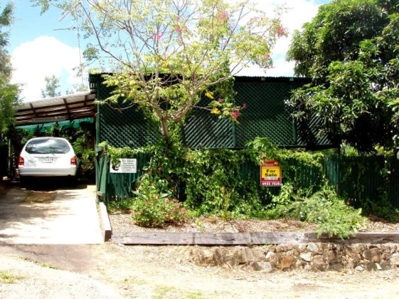 19 East Street, Mount Morgan QLD 4714