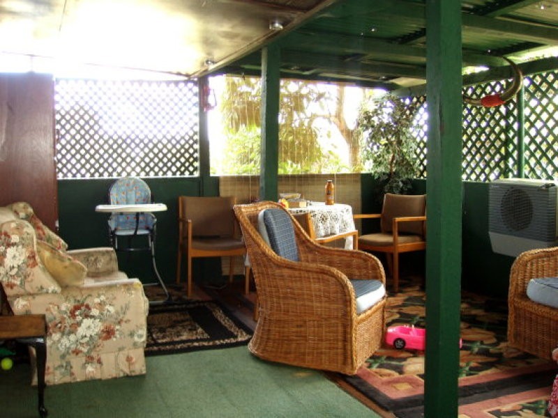 19 East Street, Mount Morgan QLD 4714