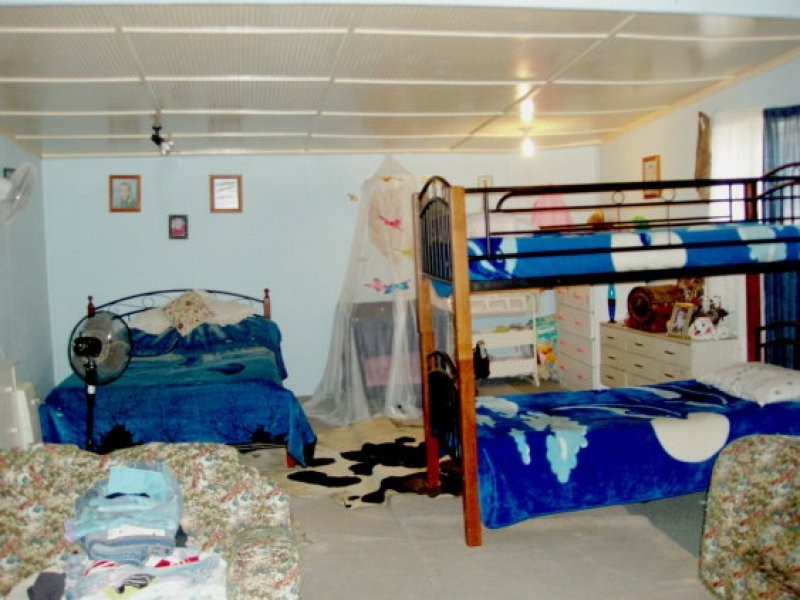 19 East Street, Mount Morgan QLD 4714