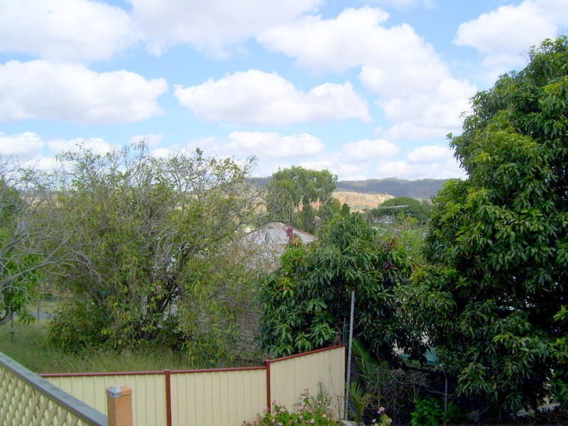 61 Dee Street, Mount Morgan QLD 4714