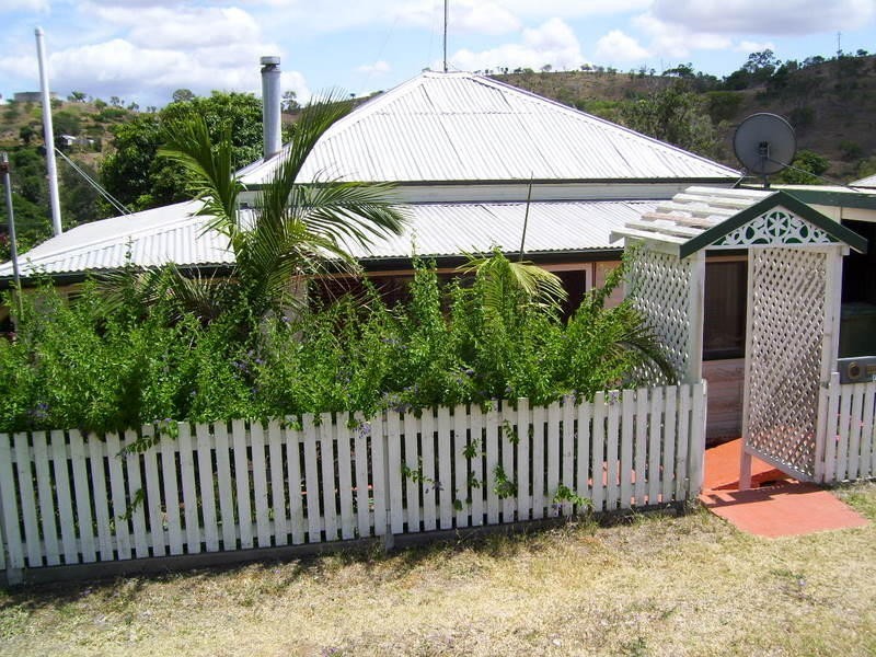 61 Dee Street, Mount Morgan QLD 4714