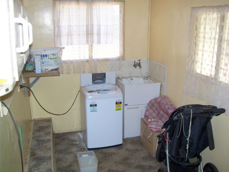 5 Lyons Street, Mount Morgan QLD 4714