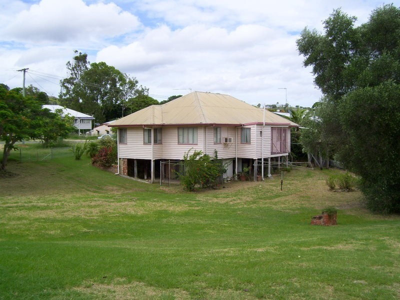 49 Hall Street, Mount Morgan QLD 4714
