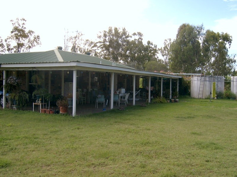 9 Hempseed Rd, Mount Morgan QLD 4714