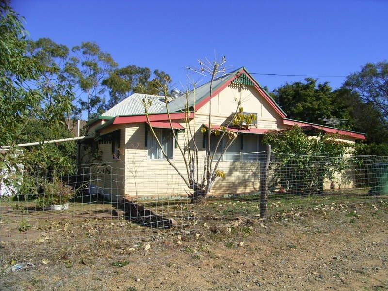 28 Coronation Drive, Mount Morgan QLD 4714