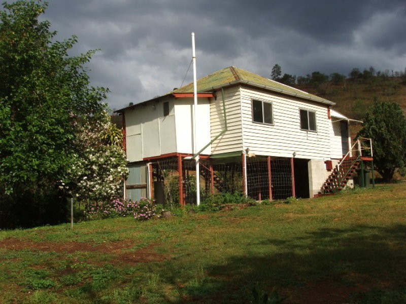 77 Hall Street, Mount Morgan QLD 4714