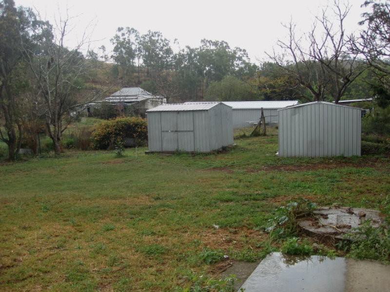 77 Hall Street, Mount Morgan QLD 4714
