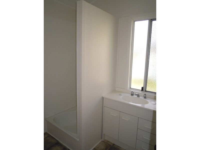 246 Dean Street, Berserker QLD 4701