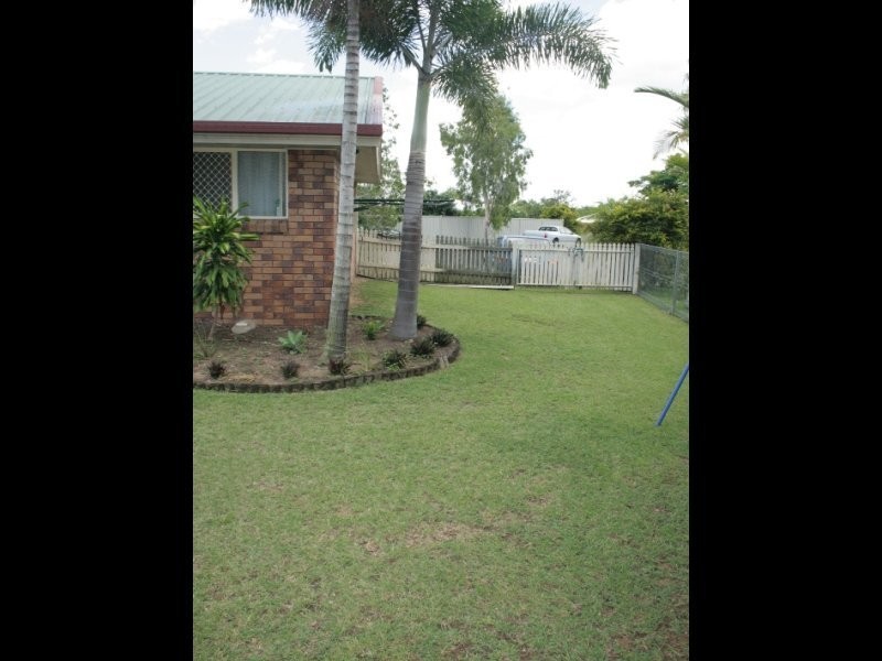 12 Banksia Place, Kawana QLD 4701