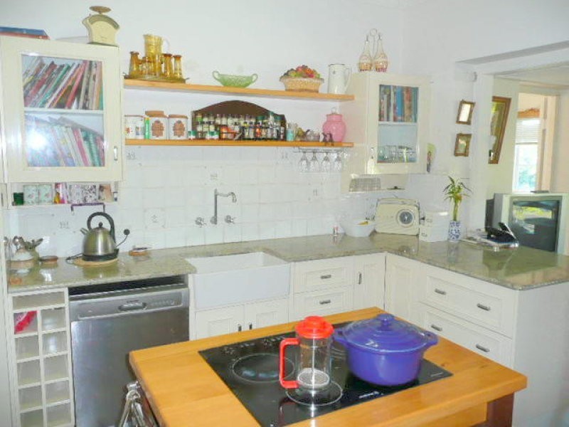 8 WEST STREET, The Range QLD 4700