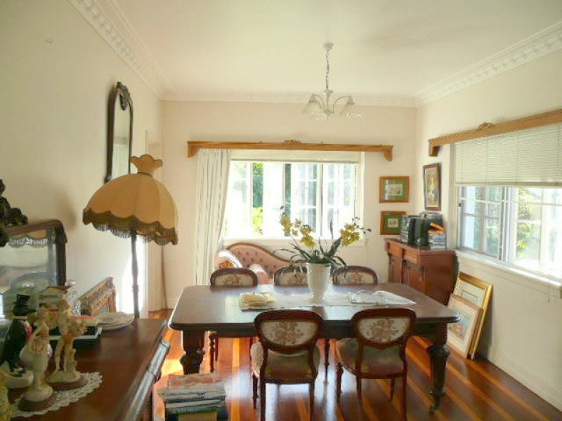 8 WEST STREET, The Range QLD 4700