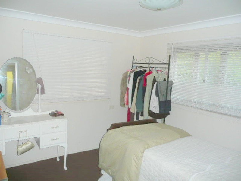 8 WEST STREET, The Range QLD 4700