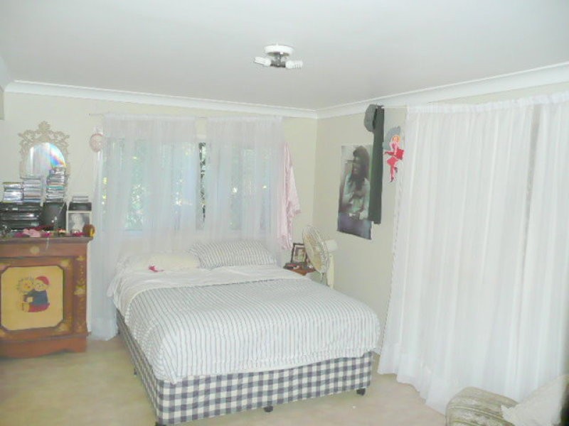 8 WEST STREET, The Range QLD 4700