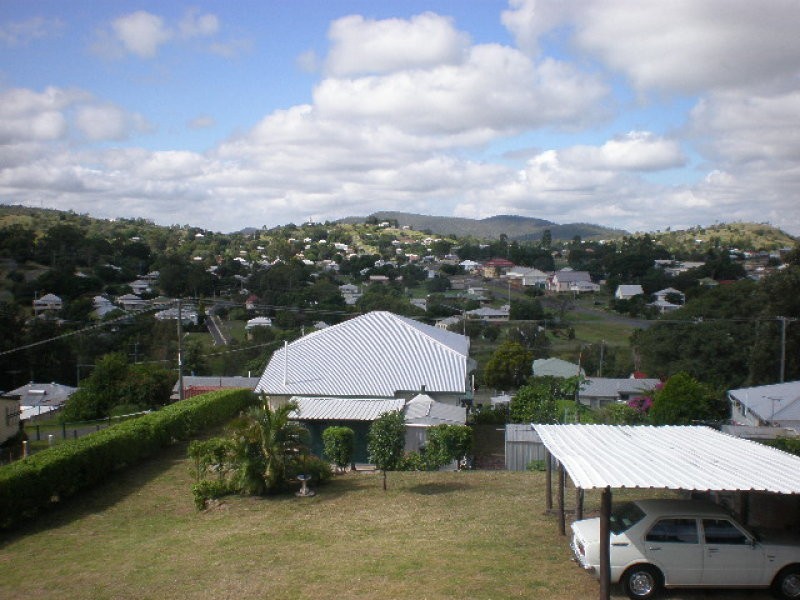 10 North Street, Mount Morgan QLD 4714