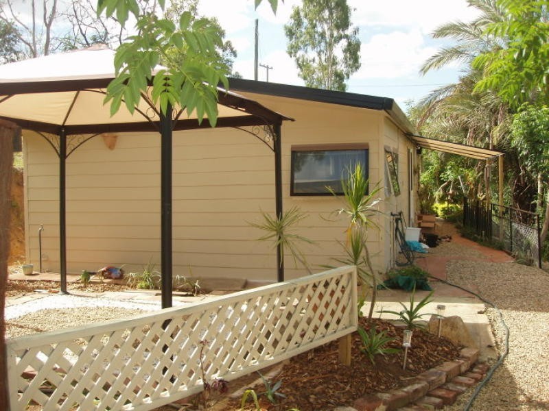 1 West Street, Mount Morgan QLD 4714